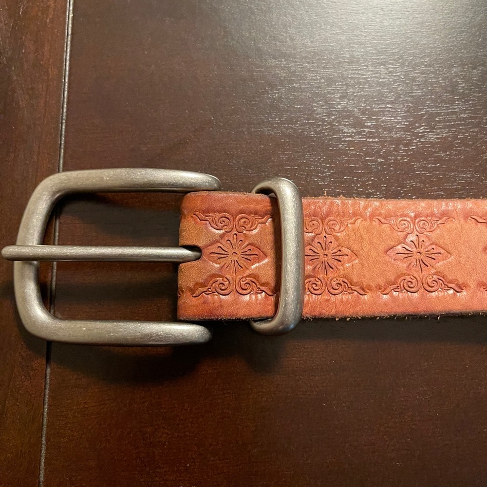 Fossil leather belt